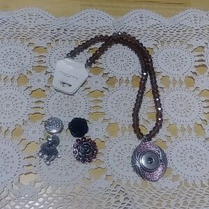 Snap Jewelry Beaded Chain Necklace with 4 buttons, new items